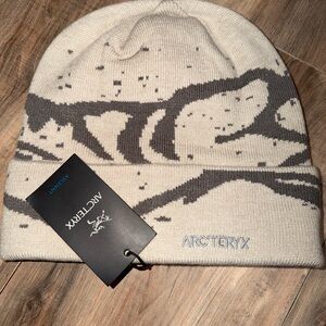 Arc'teryx Cream and Gray Knit Hat